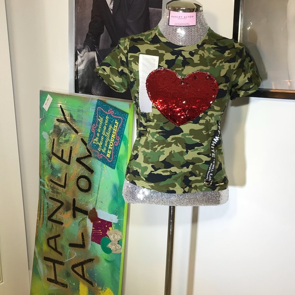 LAST CHANCE SALE⚡️SUPER CUTE CAMO HEART SHIRT (NWT) - Picture 3 of 7